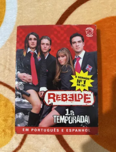 Box 1º temporada Rebelde RBD (nunca usado)
