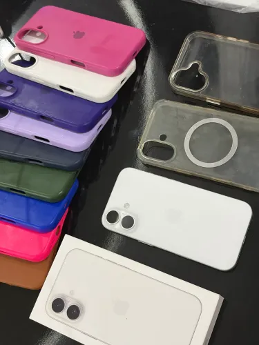 iPhone 16 
