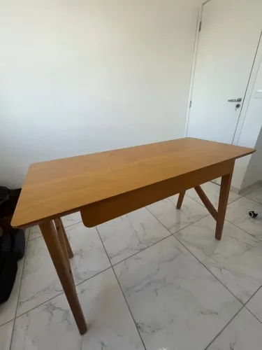 Mesa de Escritório com 1 gaveta grande