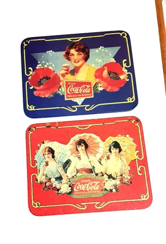 Quadrinho de metal de estilo vintage da Coca-Cola, da The Tin Box Company 1994, 
