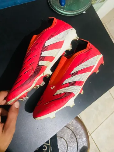 Chuteira adidas! Predador.
