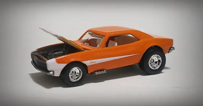 CAMARO DE ARRANCADA - SERIE ULTRA HOTS - PREMIUM - 1:64 HW