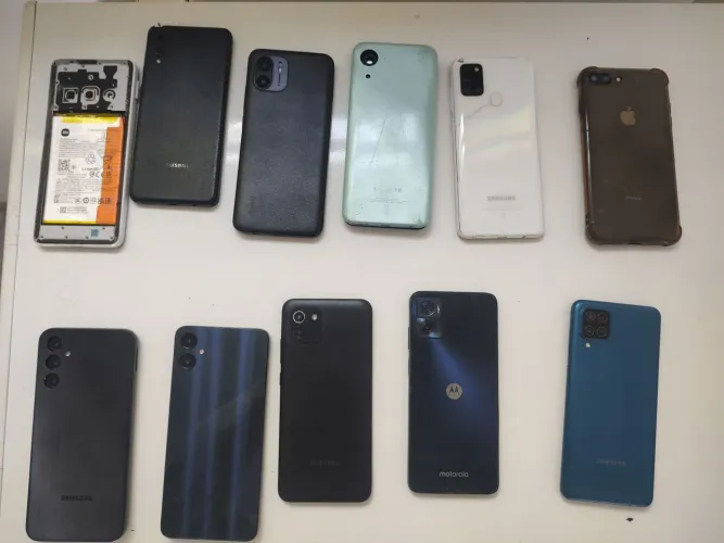 Lote 11 celulares diversos 