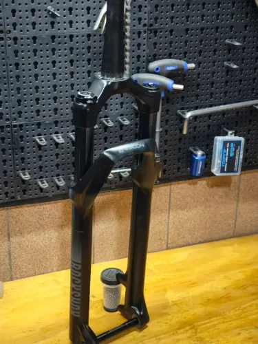 Suspensão Rock Shox Recon 100mm Boost c/Trava