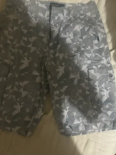 Bermuda cargo masculina, Nova. nunca usada.