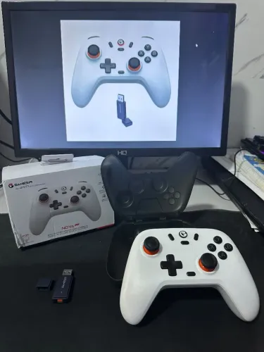 Controle GameSir Nova Lite, Multi-plataforma, Tri- Mode. Branco.