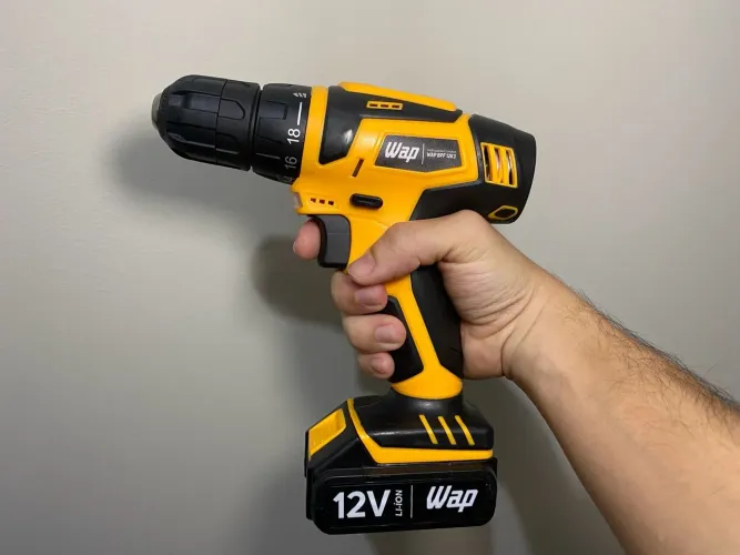 Parafusadeira e Furadeira WAP 12V com Kit de Acessórios e Maleta