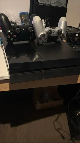 Ps4 Fat 500gb 2 controles