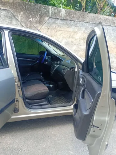 Ford Focus Sedan 1.6/1.6 Flex 8v/16v 4P Mec. 2006