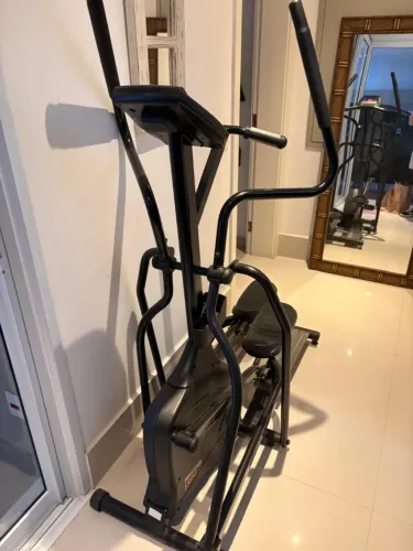 Elíptico Speedo E55SG ? Profissional, 150kg, Passada 51cm, Bluetooth