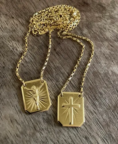 LINDO ESCAPULÁRIO BANHADO A OURO 18K (NOVO)
