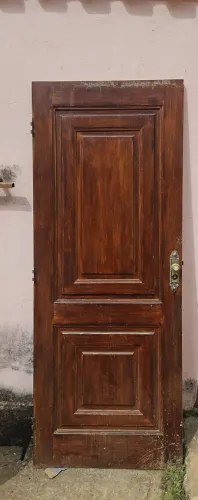 PORTA DE MADEIRA 80 X 210 COM MARCO E DETALHE EM VIDRO