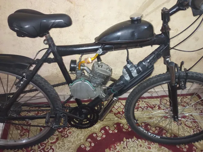 vendo essa linda motorizada nada pra fazer pega e anda 