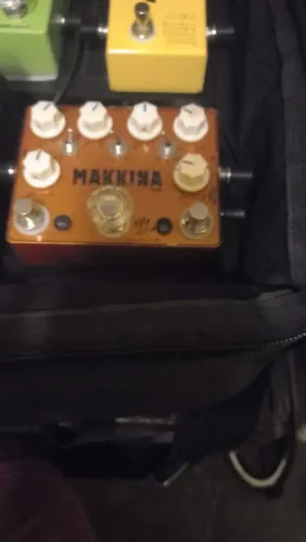 Vendo pedais de volume hotone e driver makkina