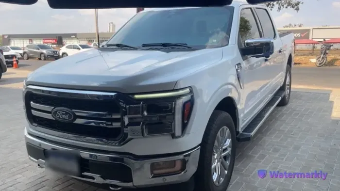 Ford F-150 Lariat 4X4 5.0 V8 2024