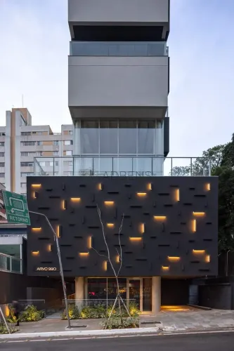 Loja Exclusiva na Avenida Rebouças, 389 m², Estação Oscar Freire - Linha Amarela, Cerqueir