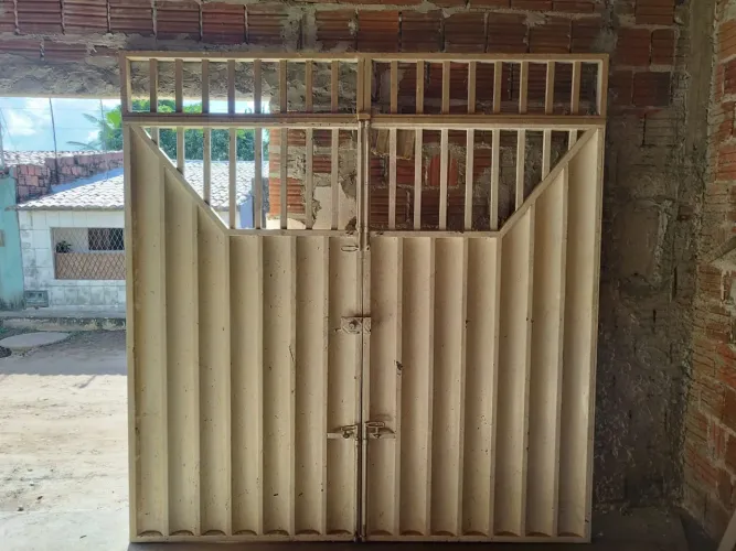 Vende-se portão