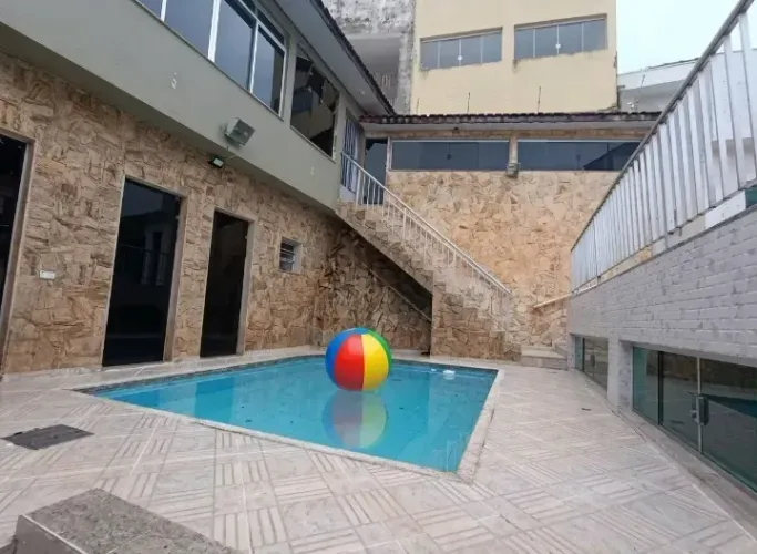 Sobrado com piscina para alugar e venda tem 248 metros com 3 quartos - Jardim Felicidade -