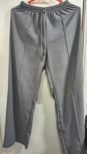 Calça feminina. 10 reais