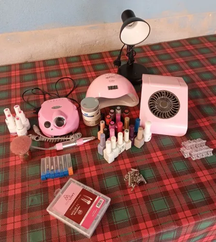 Vendo kit unha em gel