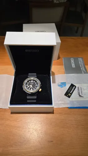 Relógio seiko mini tuna gold solar impecável
