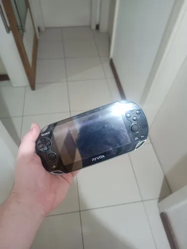 Console portátil PSVita + Jogo Fifa 13
