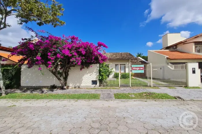 Casa espaçosa e confortável no Córrego Grande, ideal para famílias