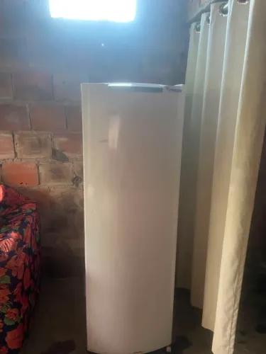 Geladeira 220v