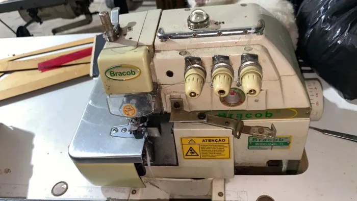 maquina de costura overlock industrial