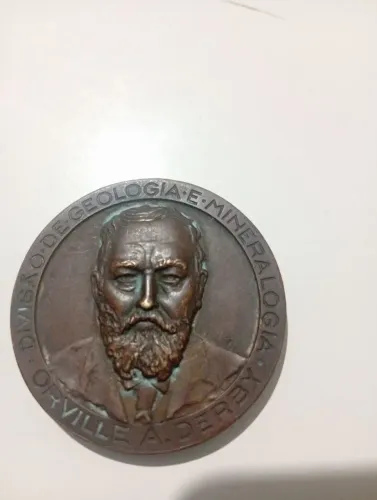 Medalha comemorativa antiga