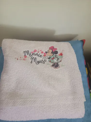 Toalha de Banho Infantil Rosa Tema Minnie Zara Home Made Disney Oficial Portugal