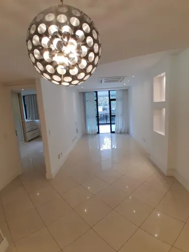 Aluga-se apartamento de 2 quartos na Barra da Tijuca!!!Aluga-se apartamento de 2 quartos n