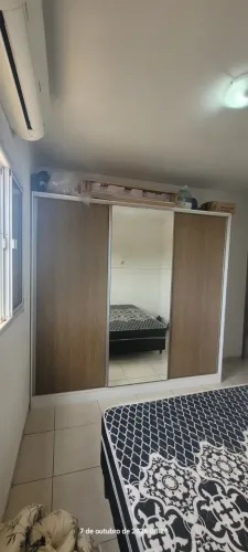 Guarda-roupa casal grande MDF 3 portas de correr com espelho