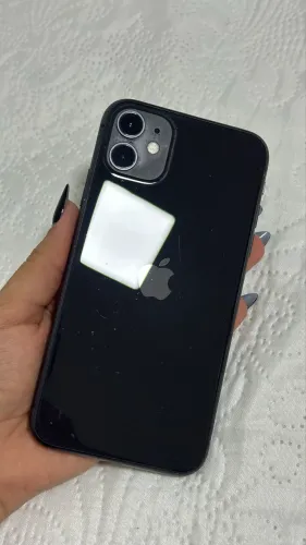 ? iPhone 11 64GB - Ótimo estado e funcionando perfeitamente