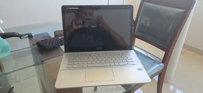 Vendo notebook Sony  Vaio cores i7.nao está ligando.