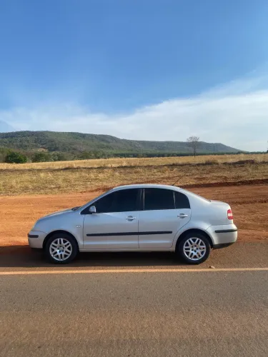 Volkswagen Polo Sedan 1.6 MI 101cv 8V 4P 2004