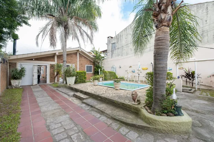 Casa à venda e locação no Laranjal, Pelotas - 93 m², 3 quartos (sendo 1 suíte), sala com l