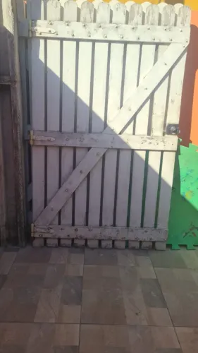 Portão de madeira maciça - Garagem e Social