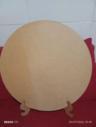 Vendo este painel de aniversário na mesa redondo