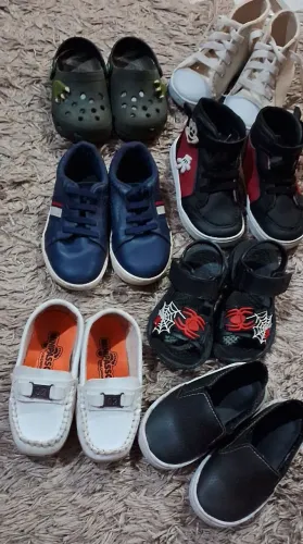 Lote sapatos menino N22 (7 PARES)