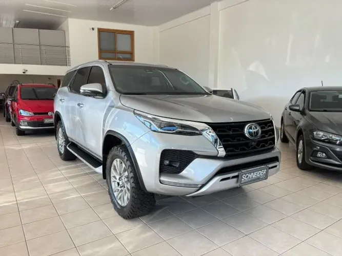 Toyota Hilux SW4 SRX 4X4 2.8 TDI 16V Dies. Aut. 2023