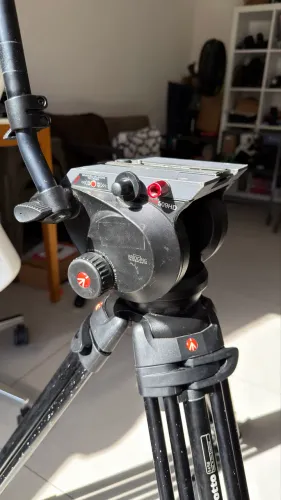 Tripé Manfrotto 509HD com Pernas 545B Profissional