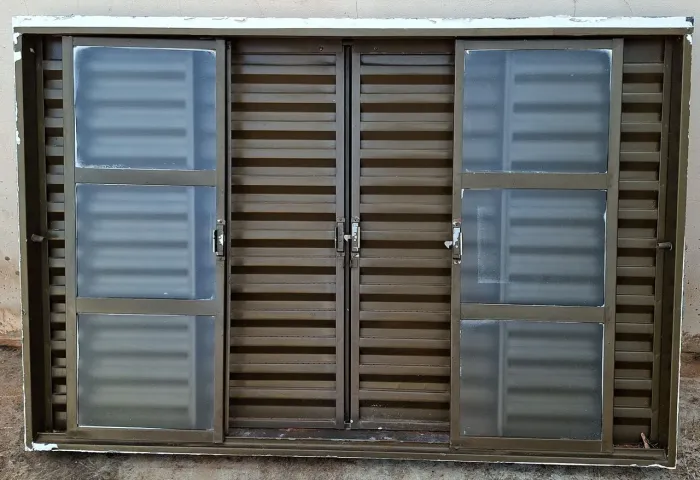 Janela de aço