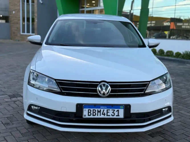 Volkswagen Jetta Comfortline 1.4 TSI 16V 4P Aut. 2017