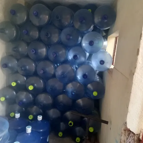 Vendo garrafões de água mineral vazio da Indaiá.