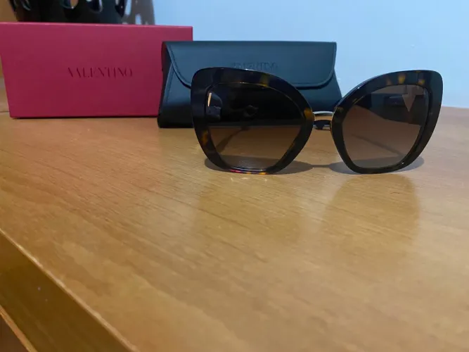 Óculos Valentino