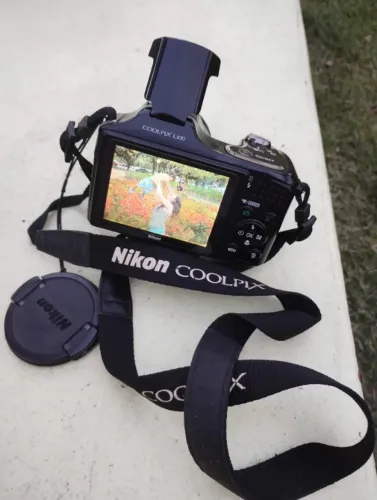 Câmera Nikon Coolpix L100 KIT (câmera + bolsa)