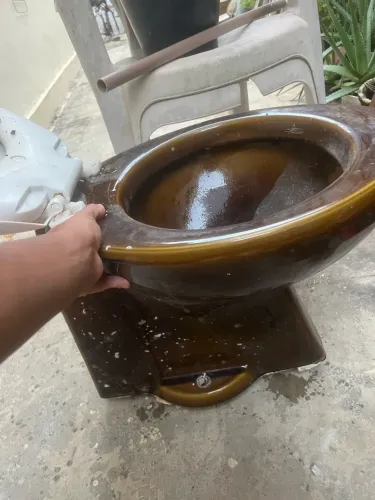 vaso sanitário deca de louça marrom