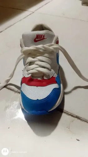 Usado apenas só uma vez vendo por r$ 100 seminovo produto dele é muito bom número 39/40