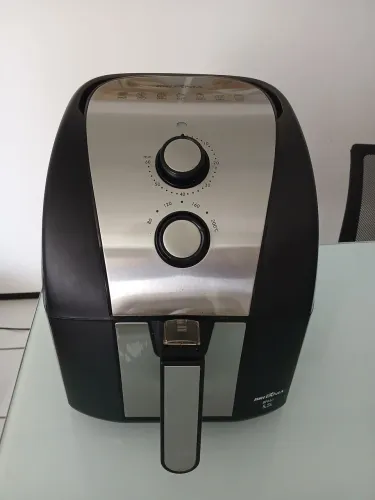 Air Fryer Britânia Redstone BFR50 Preto com Timer 5,5L 220V<br><br>Cor: Preto